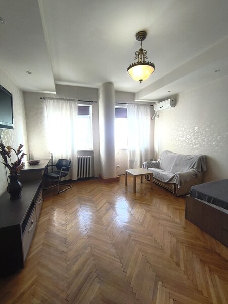 Dacia, Parc Ioanid, garsoniera, boxa inclusa, comision 0%, 75.000 EUR.