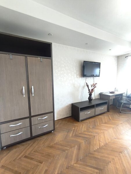 Dacia, Parc Ioanid, garsoniera, boxa inclusa, comision 0%, 75.000 EUR.